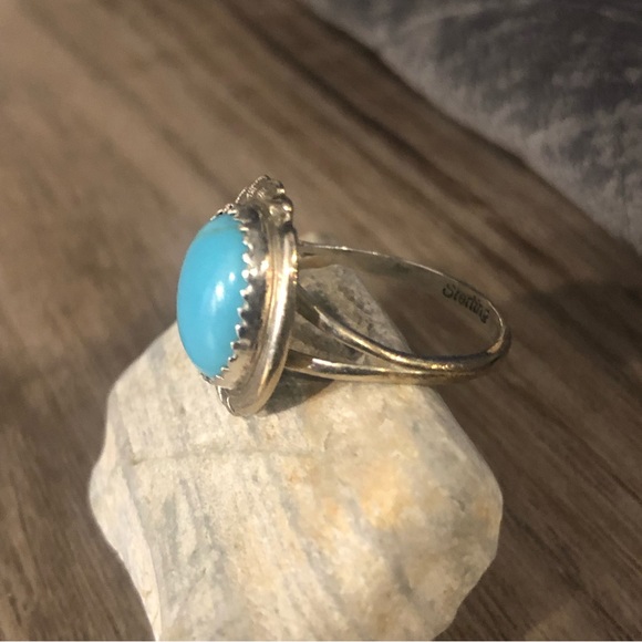 Turquoise Sterling Silver Ring - Picture 7 of 8